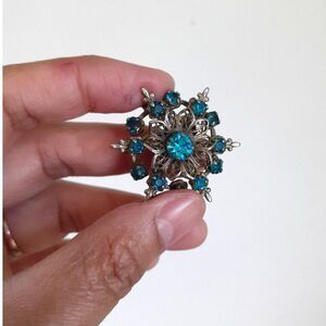 Vintage 50's Goldtone Stardust  Blue Gem Silver Floral Round Brooch Pin